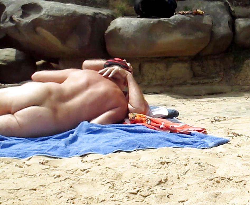 22P Nat hangs out with vraig for a funday at the beach