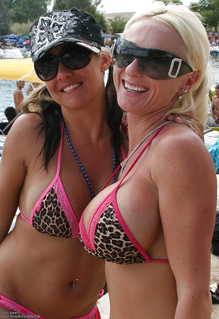22P Stunning Beach Tits 2!!!!