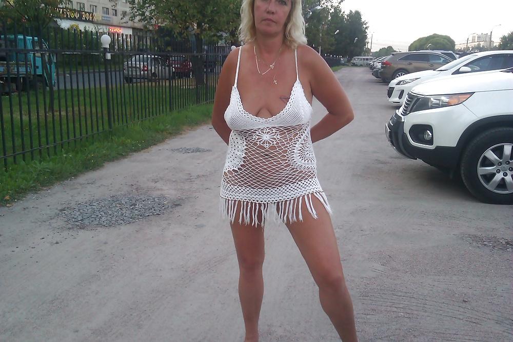 14P Flashing  pussy in park