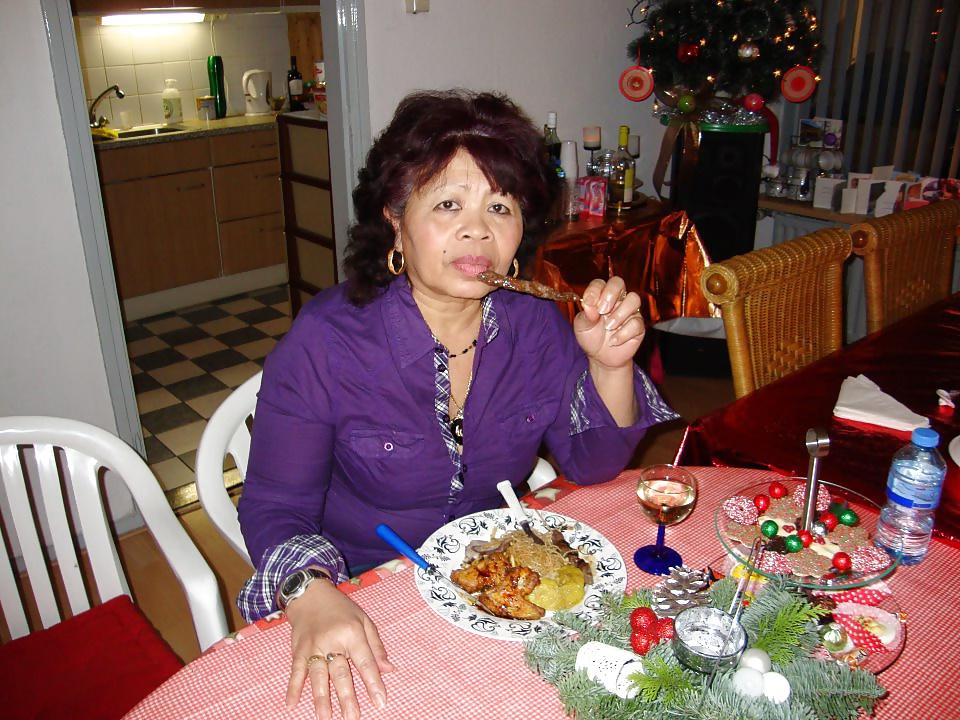 10P Indonesian Slut Granny & Milf