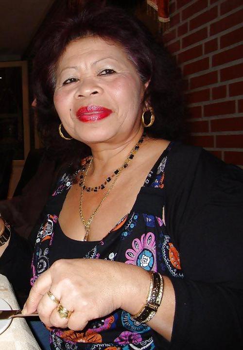 10P Indonesian Slut Granny & Milf