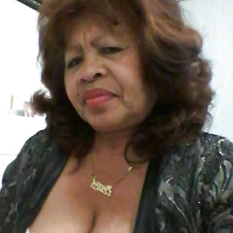 10P Indonesian Slut Granny & Milf