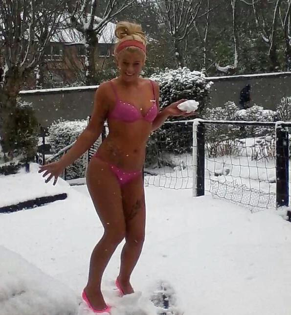 23P Scottish Blonde Chick