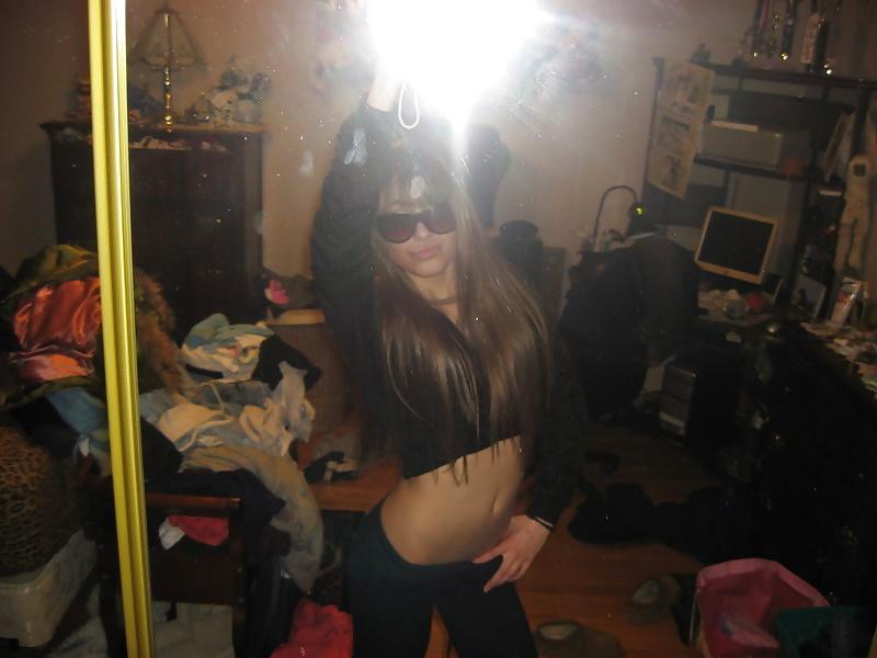 25P Sexy Turkish woman shows