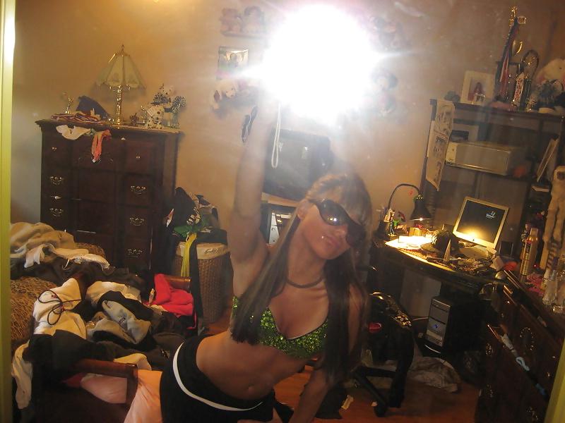 25P Sexy Turkish woman shows