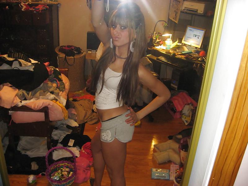 25P Sexy Turkish woman shows