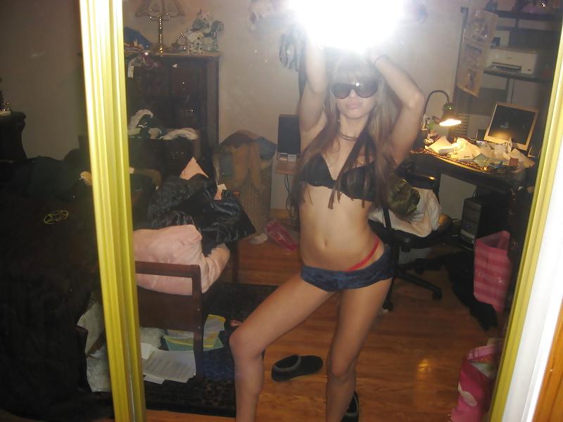 25P Sexy Turkish woman shows