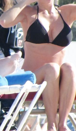 10P Bikini - Beach