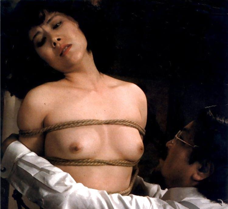20P Japanese Mature Woman 105