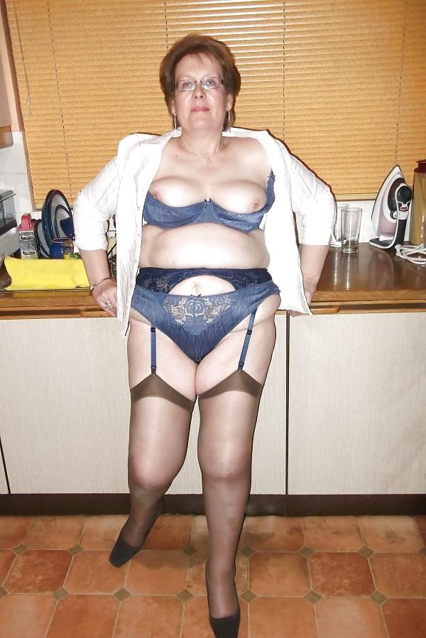 25P Ladies In Tan Nylons Are So Hot 2