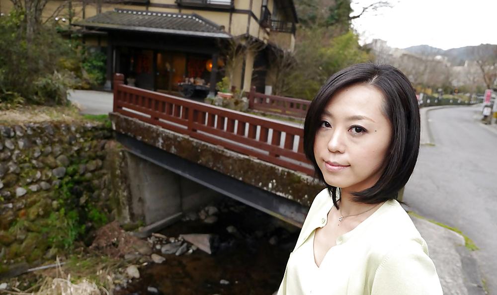 25P Secretly dating friend's japanese wife