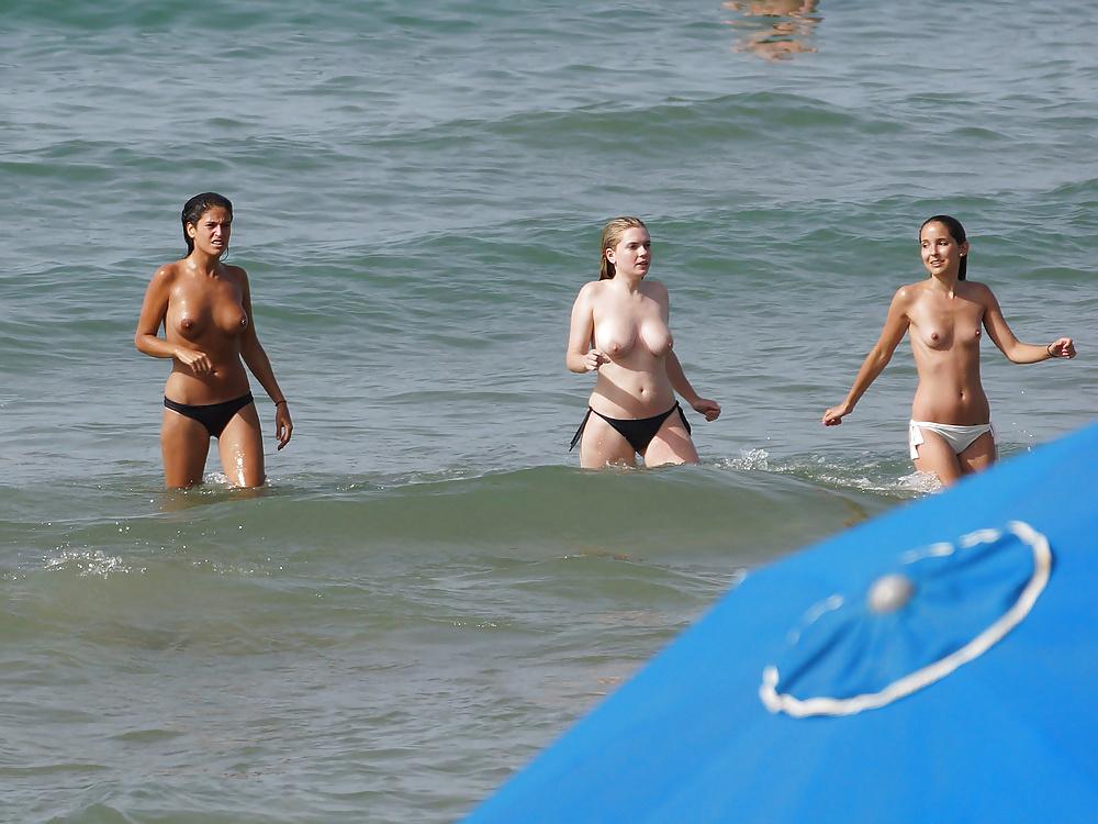 20P Naked on the beach 19