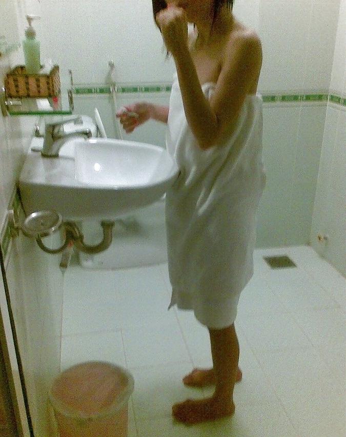 25P Vietnamese Slutty Wife Cheating on her husband