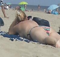 10P A Day at the beach
