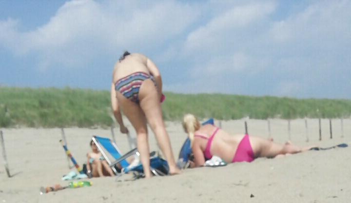 10P A Day at the beach