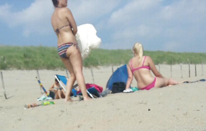 10P A Day at the beach