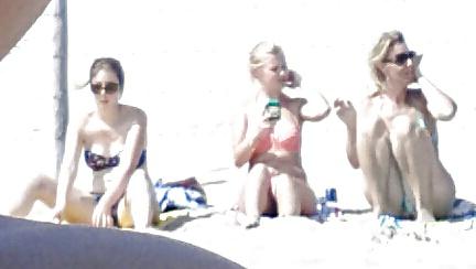 10P A Day at the beach