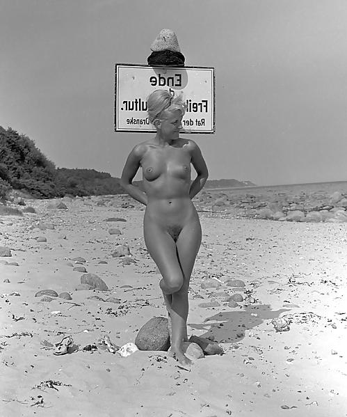 25P Hot mermaids and beach bunnies +more outdoor LXXXVI