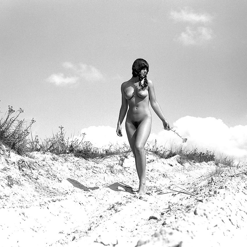 25P Hot mermaids and beach bunnies +more outdoor LXXXVI