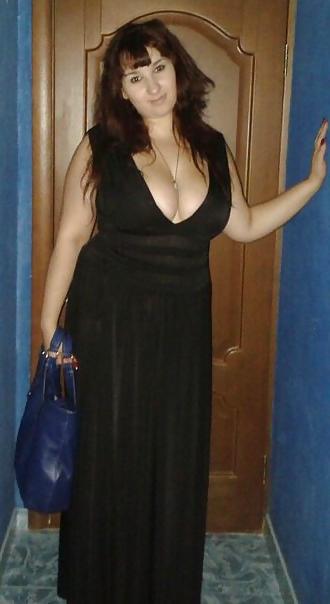11P Busty Russian Woman 1844