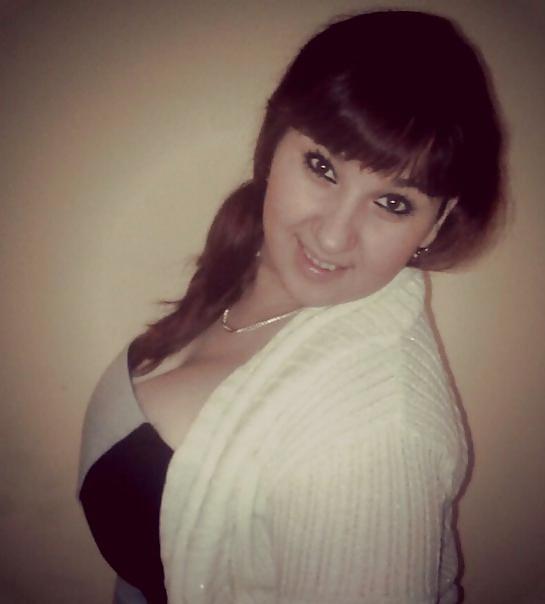 11P Busty Russian Woman 1844