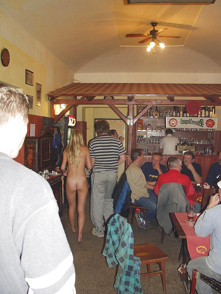 25P Naked Barmaid