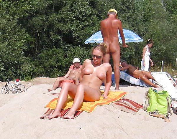 25P I love the nude beach