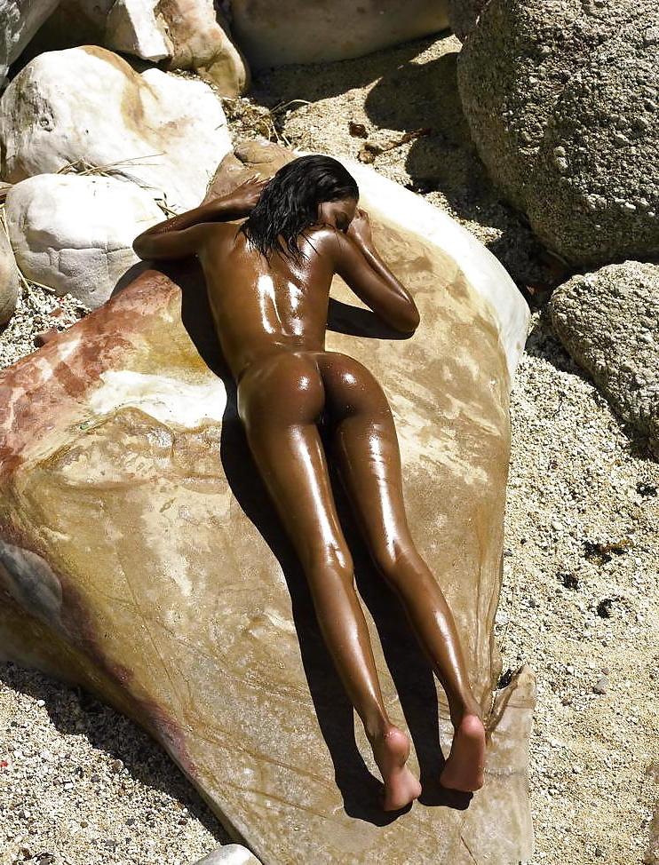 25P I love the nude beach