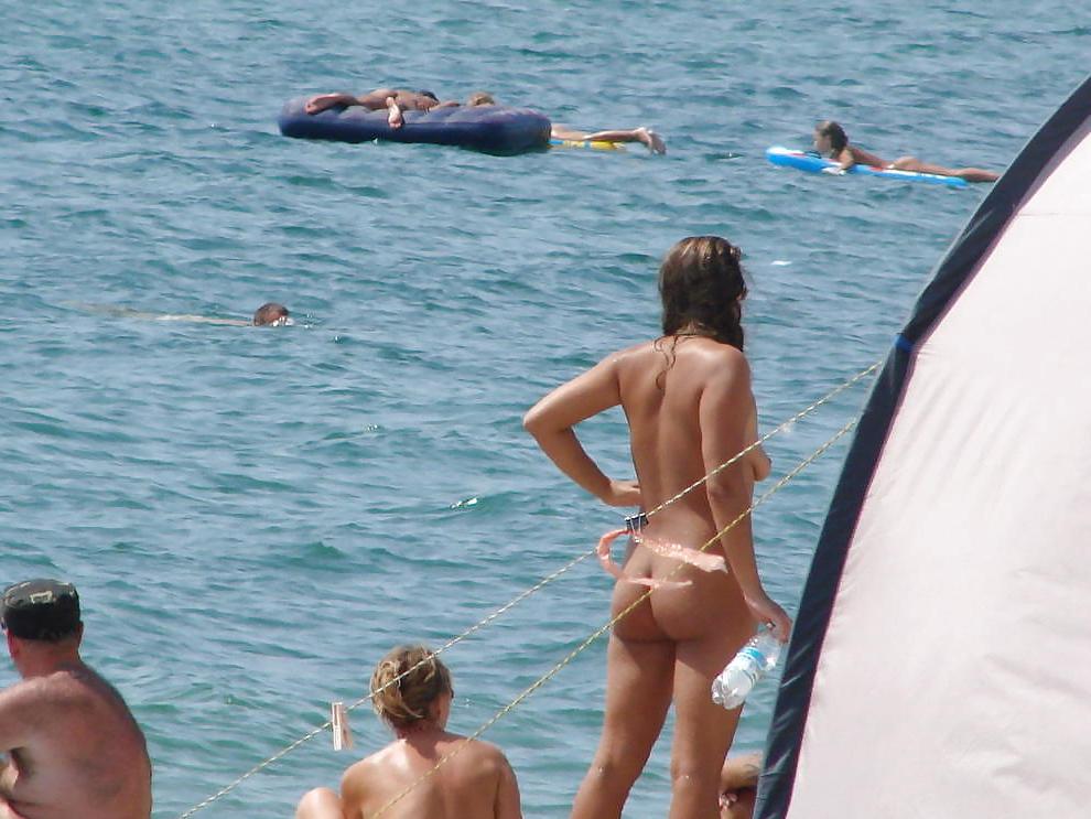 25P I love the nude beach