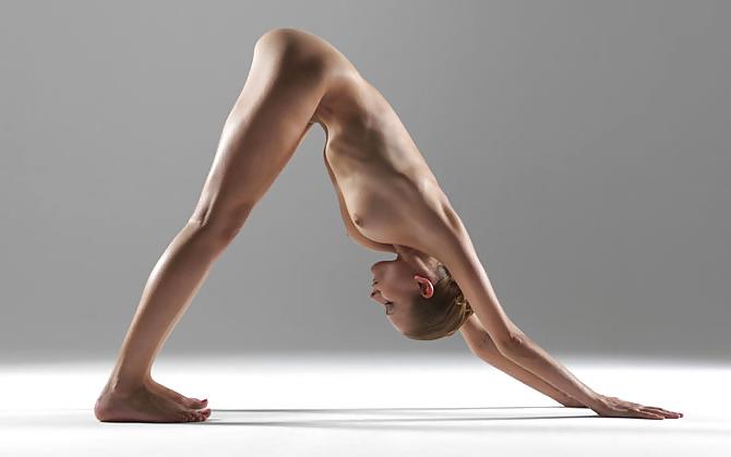 18P Nude Yoga