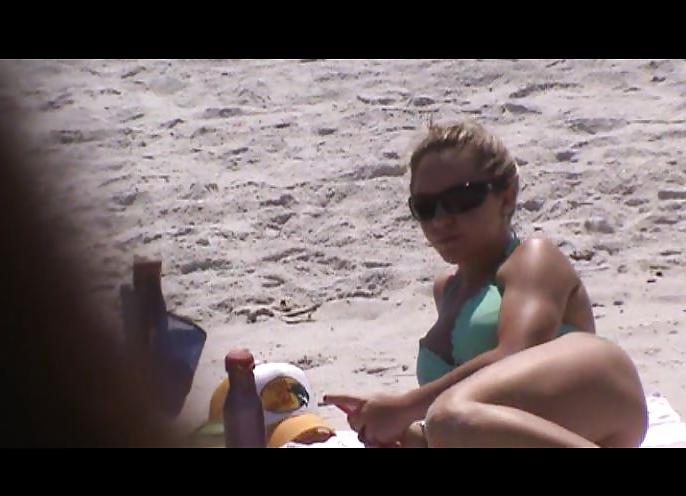 22P Hot beach voyeur 3 cameltoe asses milf teen