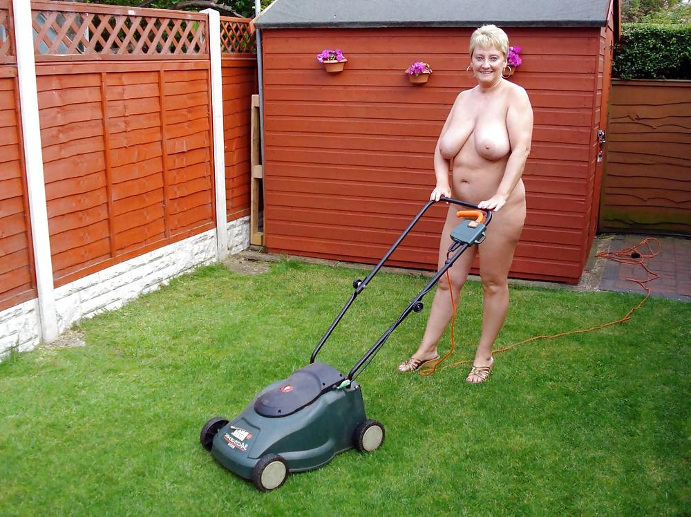 25P Old Nudism Woman 4