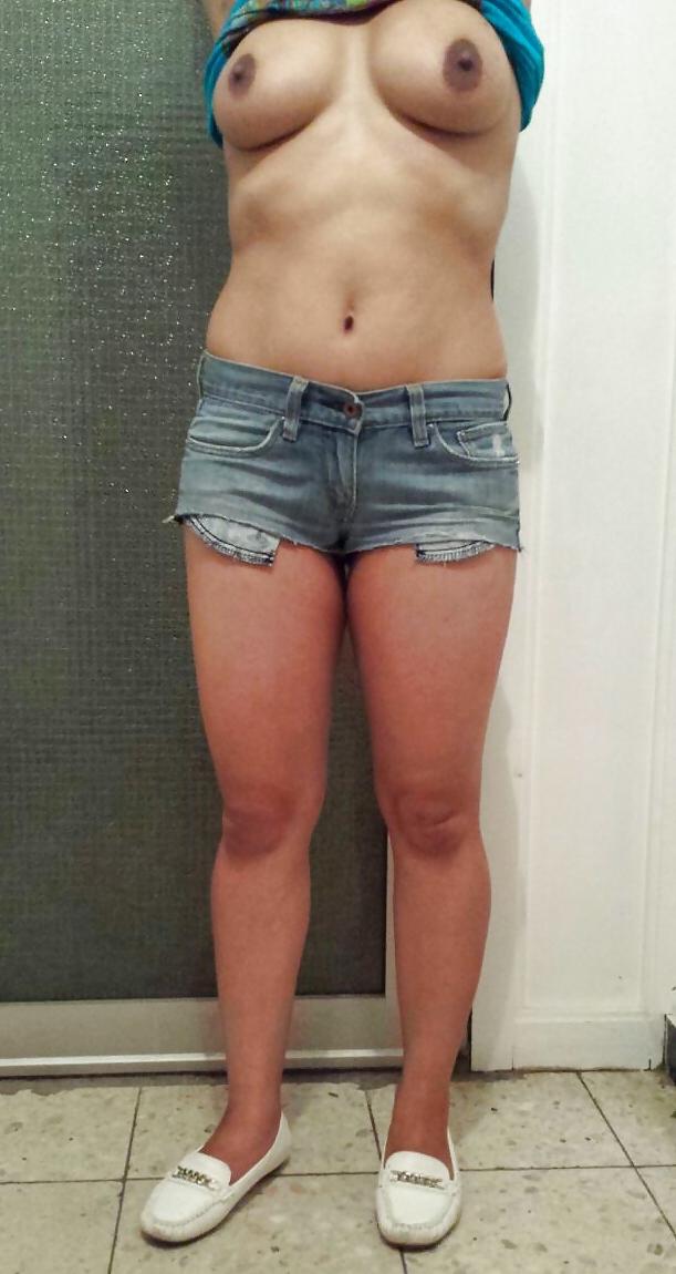 25P New pics with Hot Pants flash