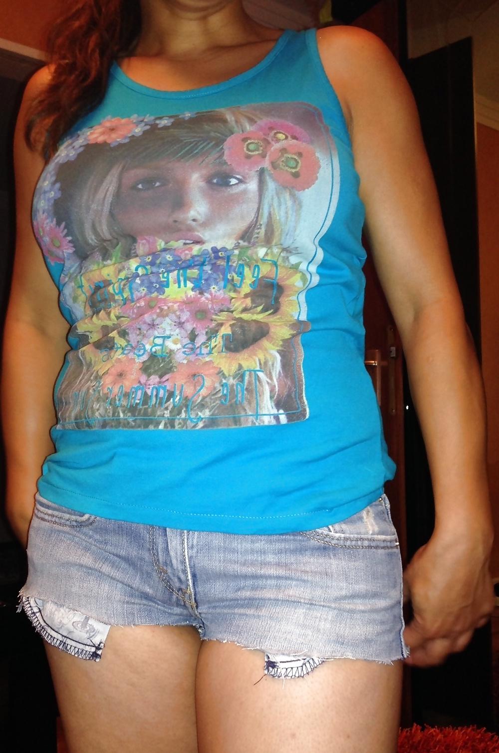 25P New pics with Hot Pants flash