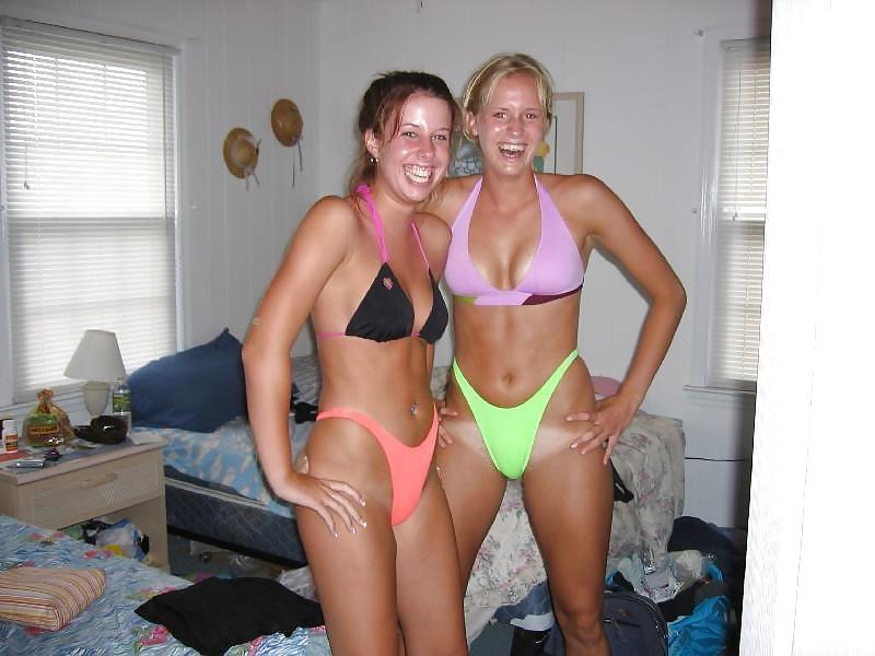 25P Flashing girls and cumshots.