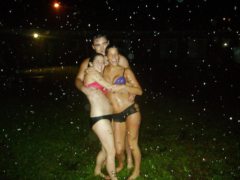 25P Flashing girls and cumshots.