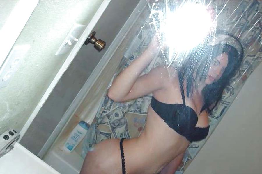 25P Flashing girls and cumshots.