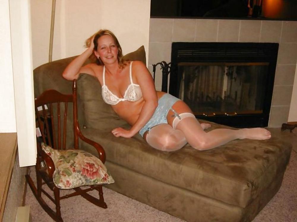 25P Sexy Matures, Milfs & Girlfriends 7