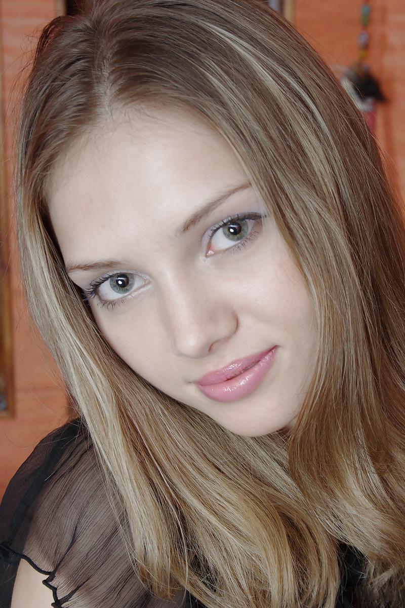 25P Scarlett Johansson Secret Files