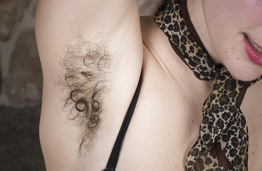 13P Hairy Armpits - Felicia F
