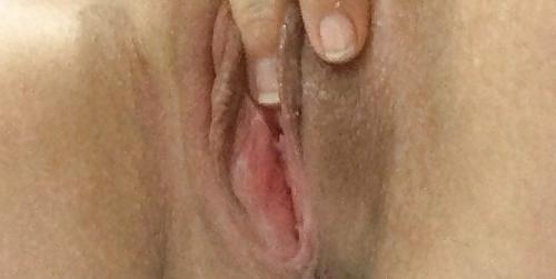 25P Horny mature loves to flash pussy