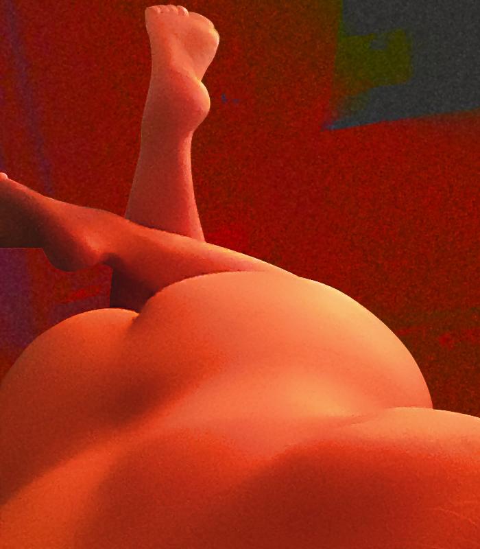 25P Horny mature loves to flash pussy