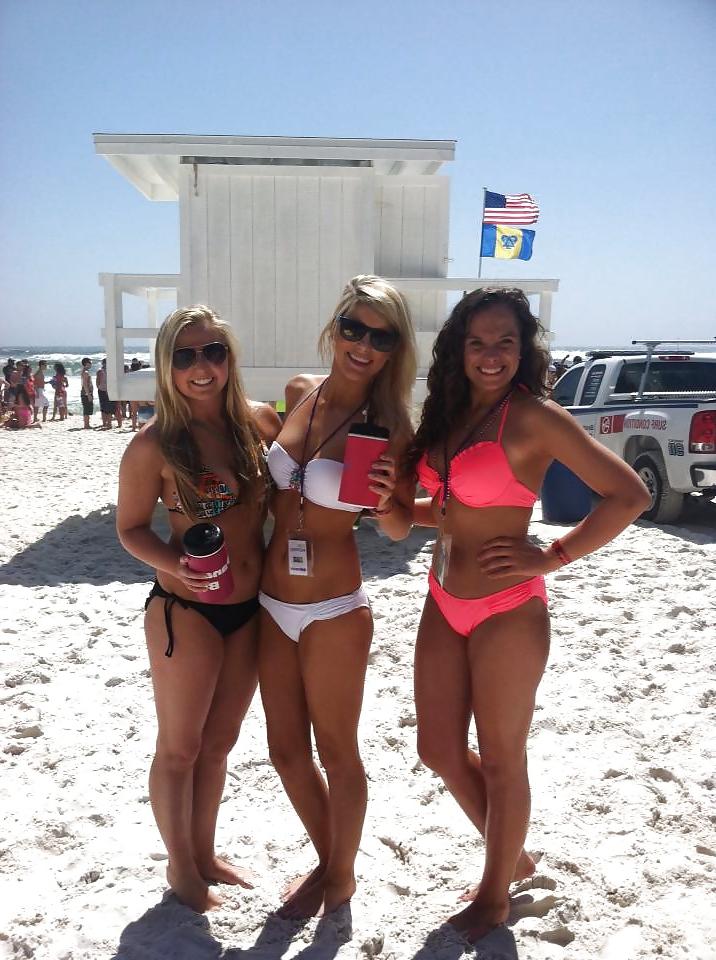 25P Facebook teen babes 8 sorority bikini beach party