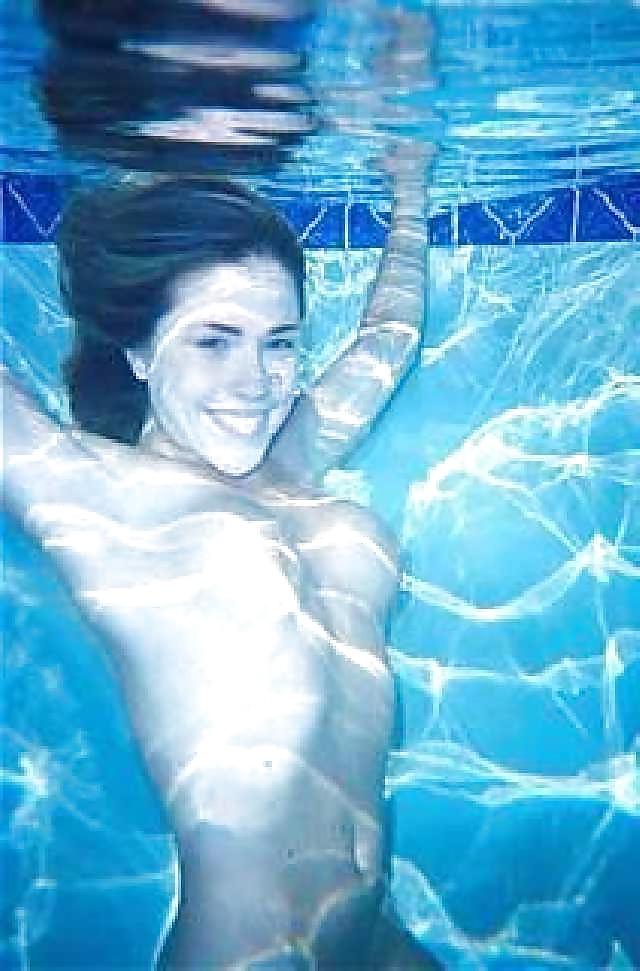 21P Underwater and beach