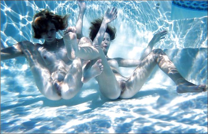 21P Underwater and beach