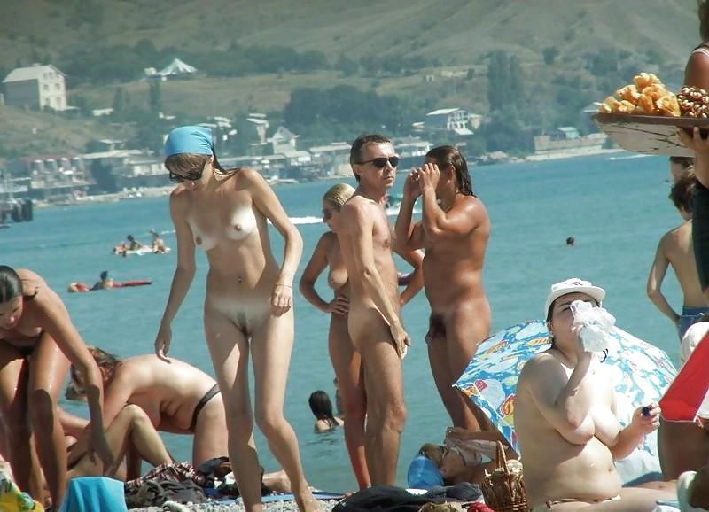 25P Naked Beach Fun