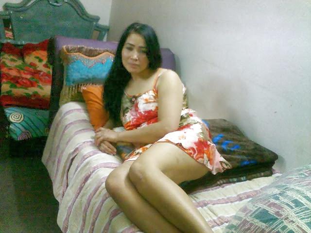 10P Indonesian - sexy milf