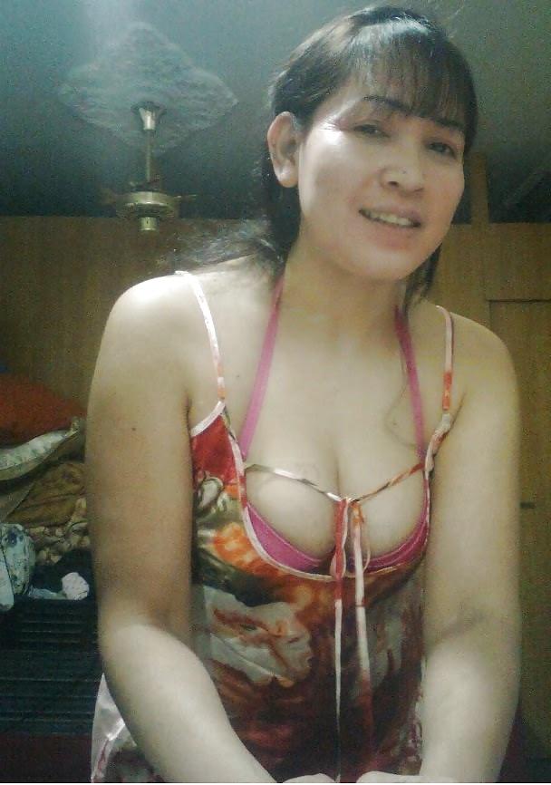 10P Indonesian - sexy milf