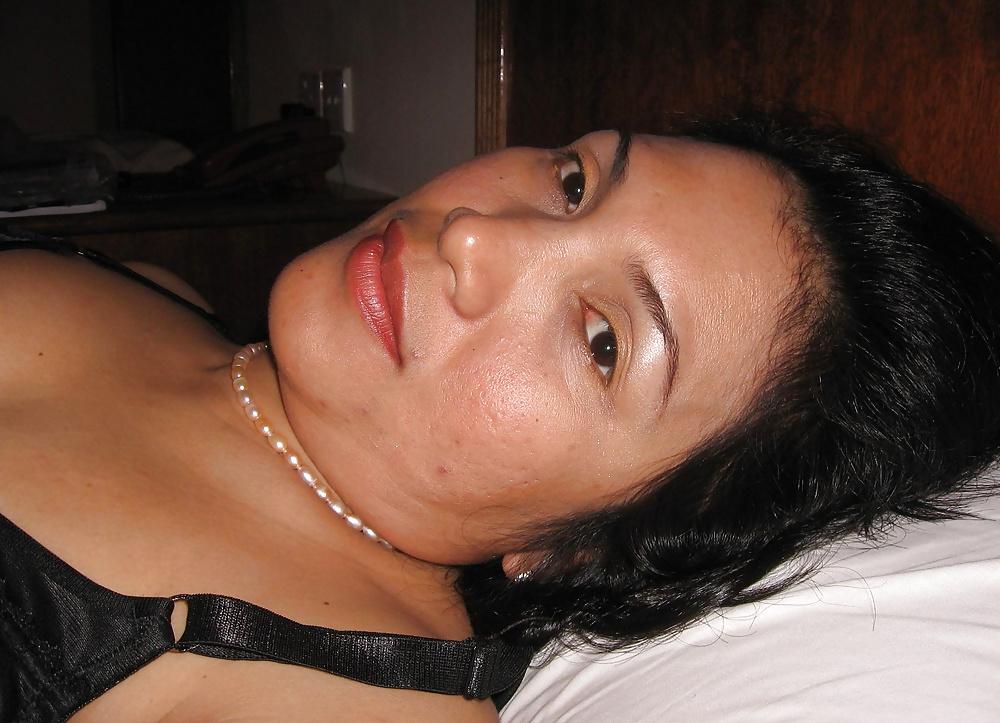 8P Milf melayu kesunyian