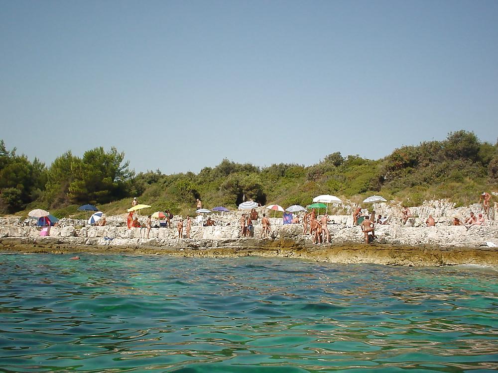 25P Naked Beach Fun
